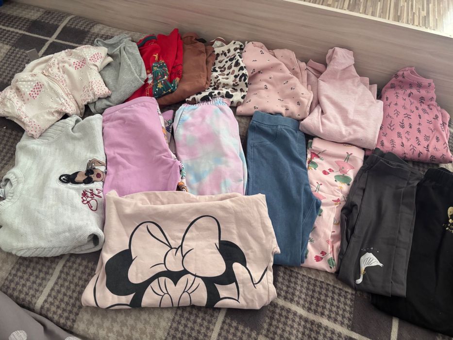 Продавам голям лот дрешки