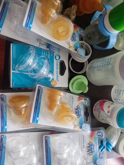 Бутылочки и соски для малышей