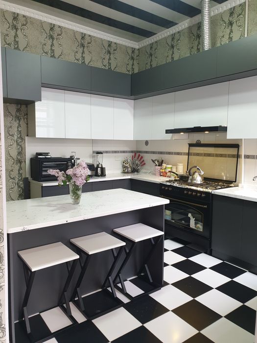 Изготавливаем мебель на заказ в стиле High-Tech и крашеный МДФ