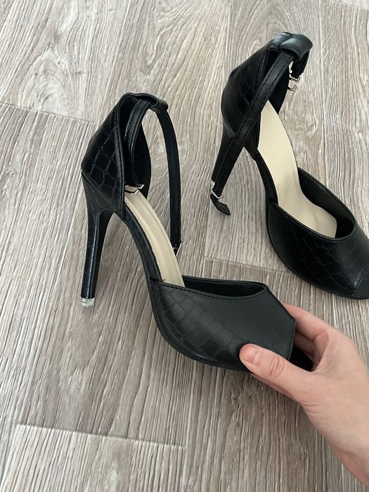 продам туфли на шпильке