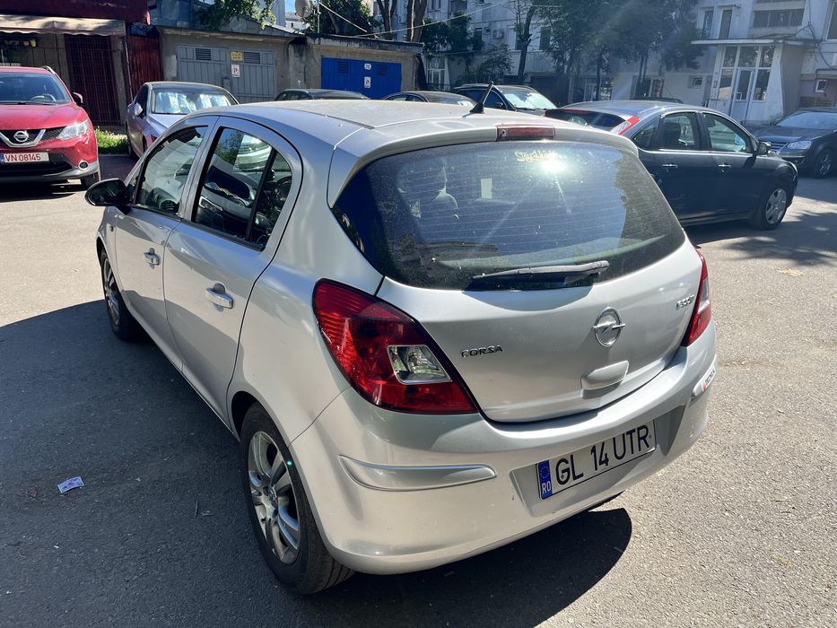 Inchiriez auto Opel Corsa, Diesel ,