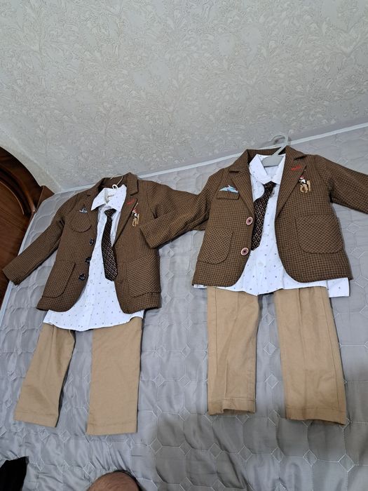 Продам классические костюмы детские