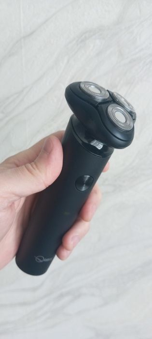 Продам новую- Электро бритву !!!