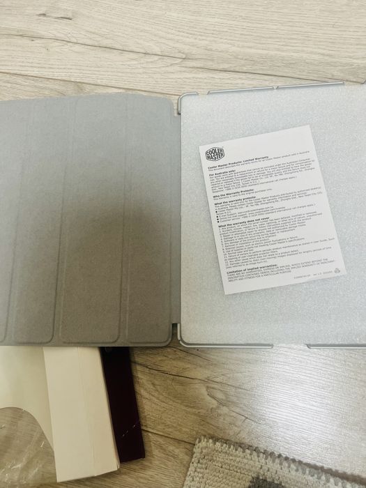 Чехлы на планшеты