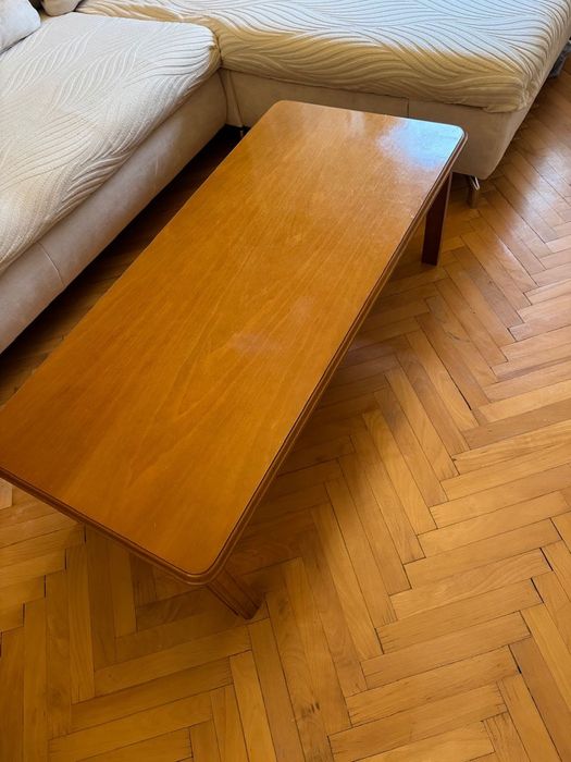 Маса от масивно дърво