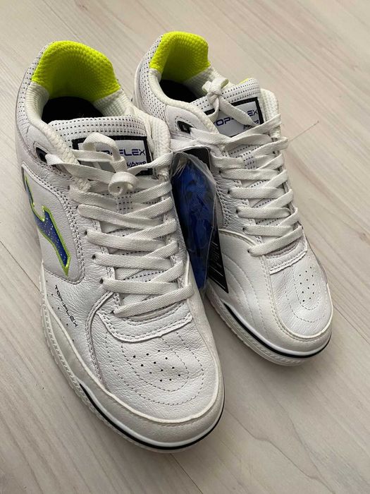 продам кроссовки Joma