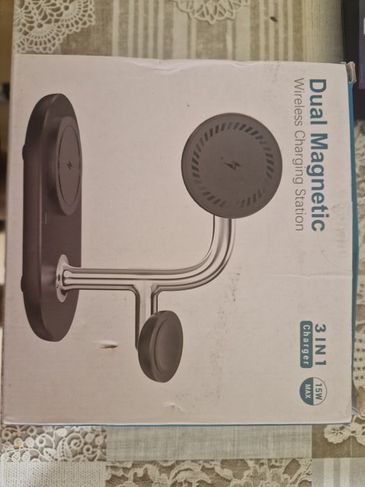 Станция за зареждане 3в1 за Apple устройства