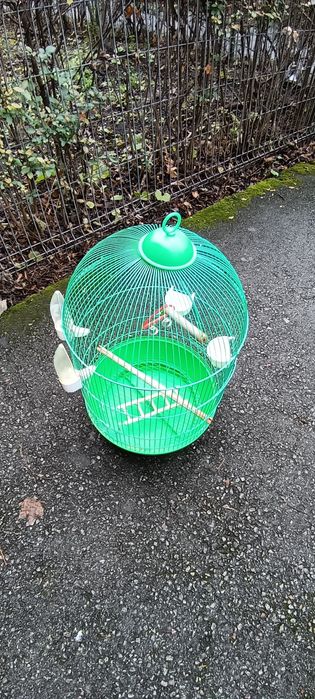 Vând colivie părăsi