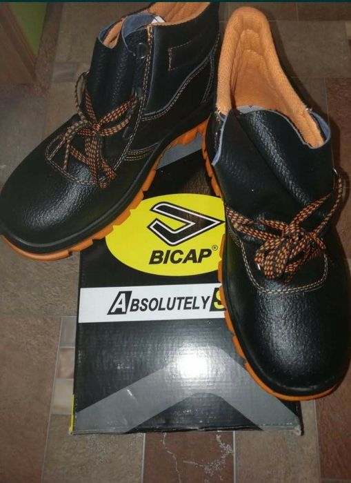 Продам рабочие ботинки