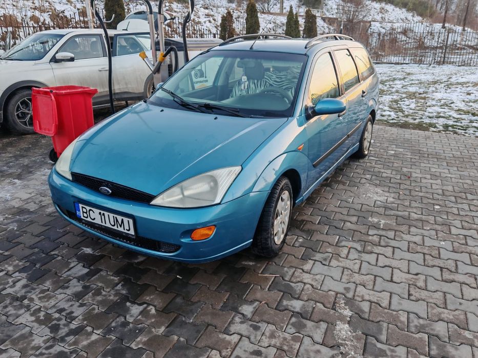 Vând Ford focus benzina