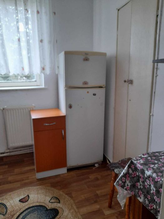 De inchiriat ( zona pietei )