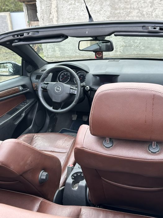 Opel Astra H TwinTop 1.9 CDTI 140 cp