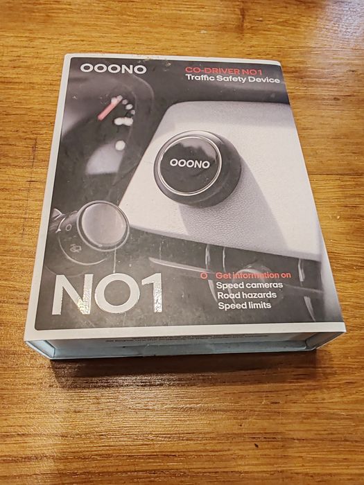 OOONO NO1 este un dispozitiv compact care ofera avertizari precise des