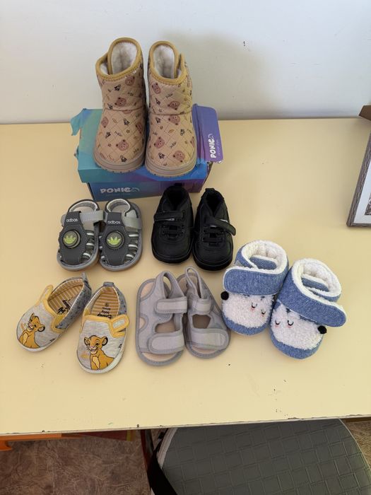 Продам детскую обувь