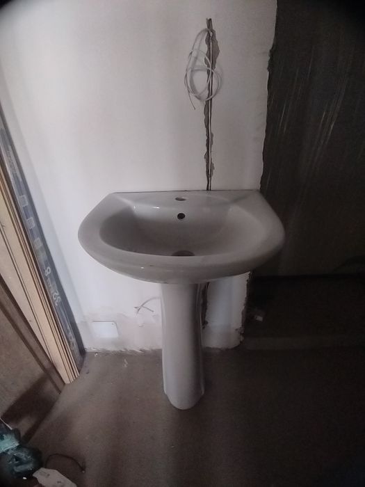 Продам  раковину тюльпан