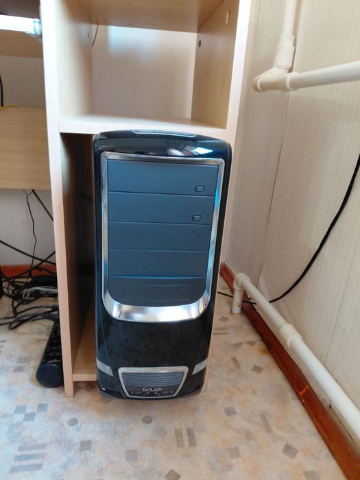 Продам компьютер и стол