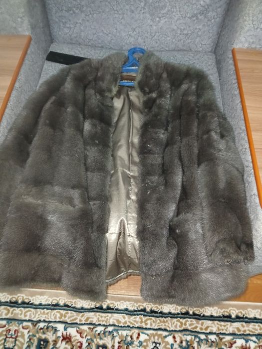 Продам  норкувую шубу