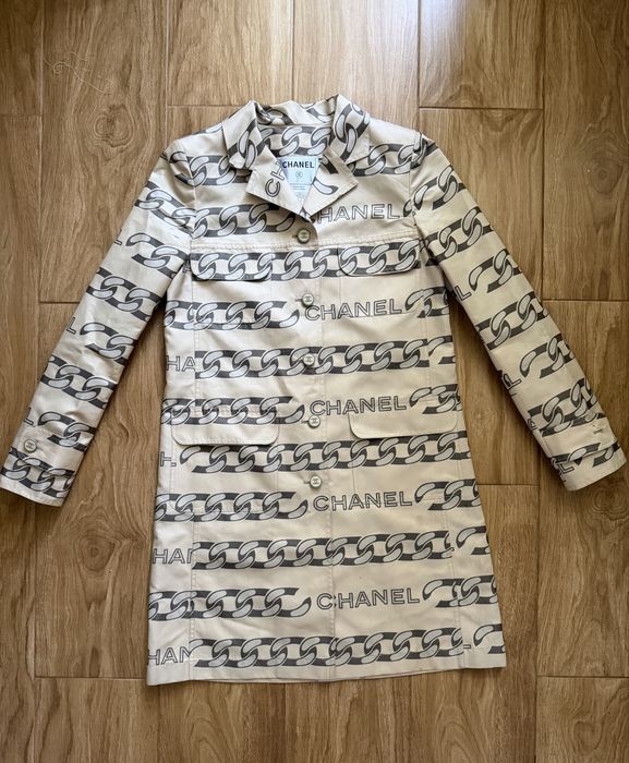 Оригинален копринен Chanel Trench тренчкот