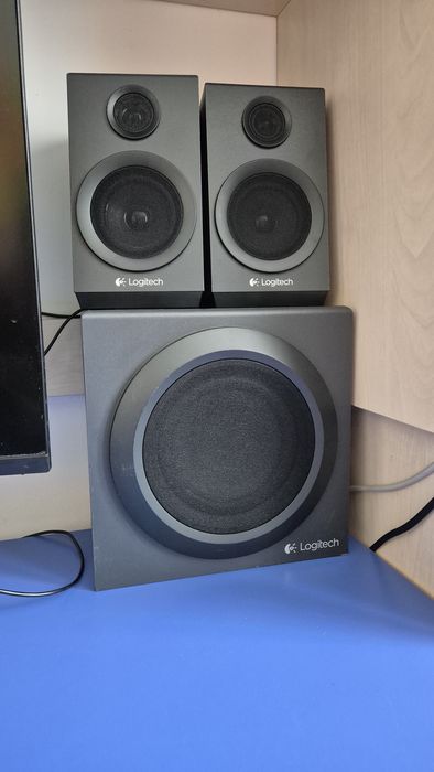 Sistem 2.1 Logitech Z333, 40w Rms