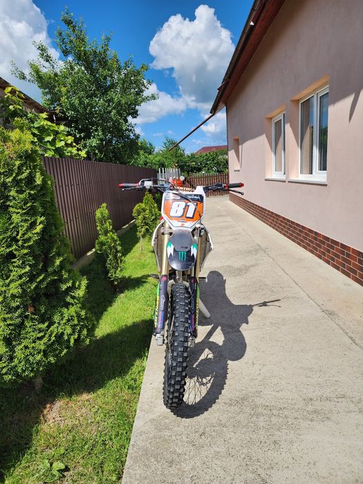 Vând  Kawasaki kXF 250cmm an 2007