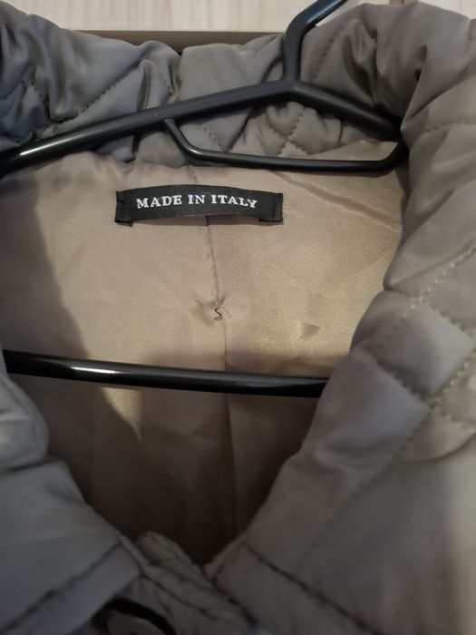 Продавам дамдко яке на италианската марка Paolla.,номер 54-56,цвят беж
