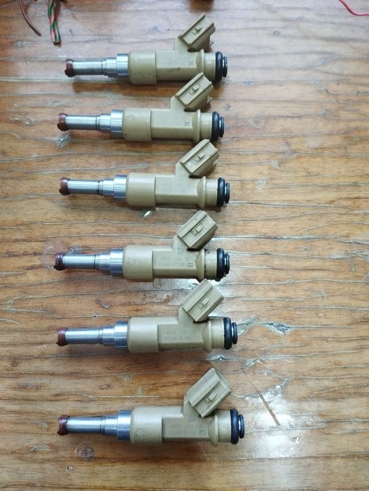 Продам форсунки 1 GR FE