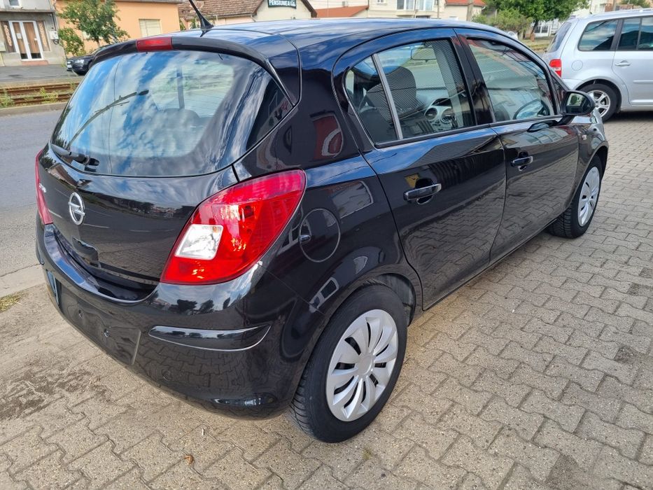 Opel Corsa 2012 Benzina