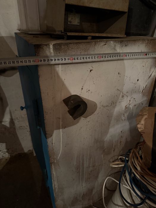Продам сейф металлический