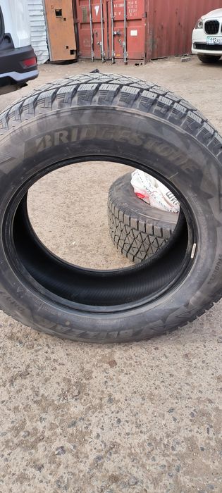 Продам шины Bridgestone Blizzak DM-V2 235/65/17