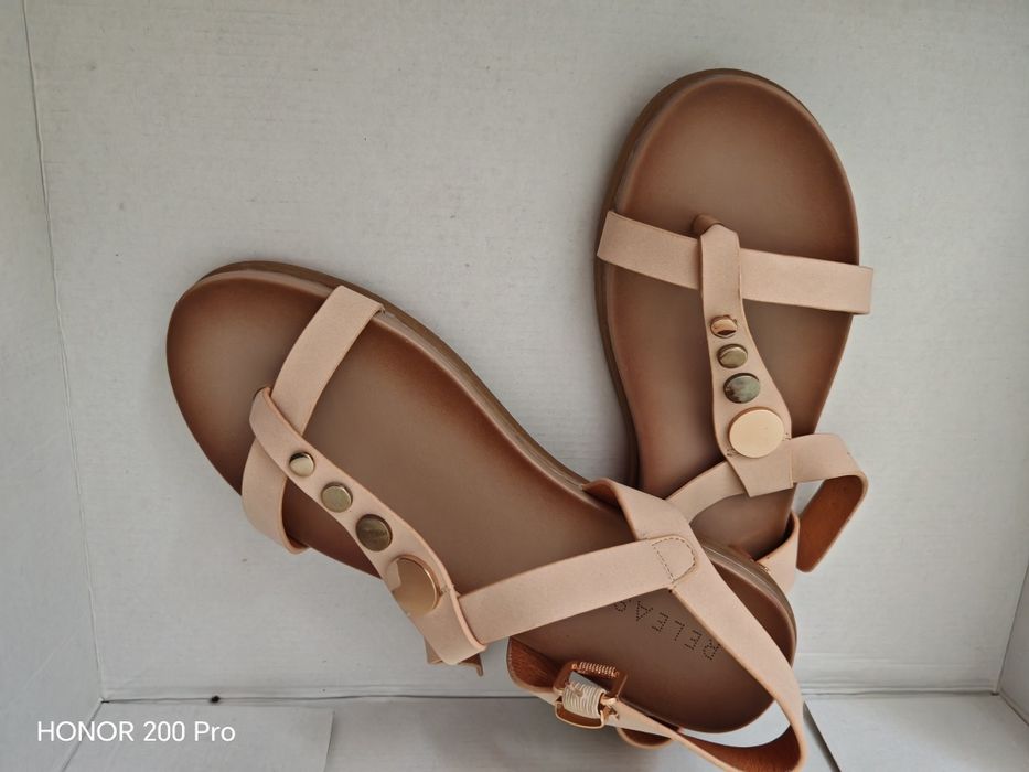 Sandale femei/fete, noi cu eticheta, bej/crem, marimea 38