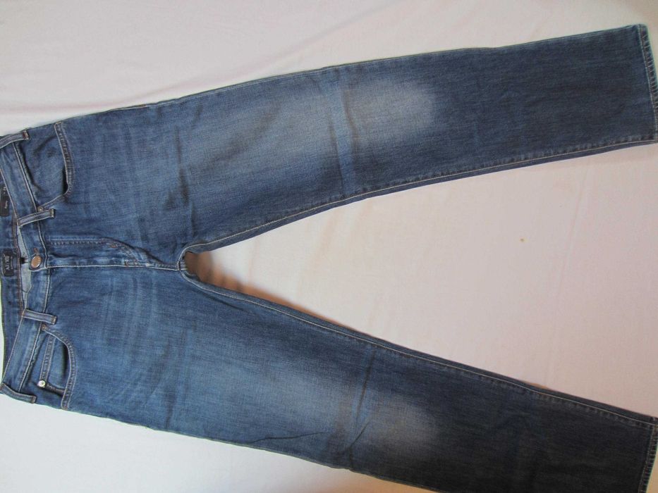 Blugi Armani W34 L34,Talie=82cm,Lung=104cm,drepti, stare f.buna