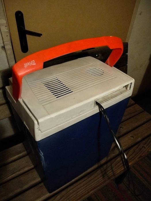 Хладилна чанта на 12V