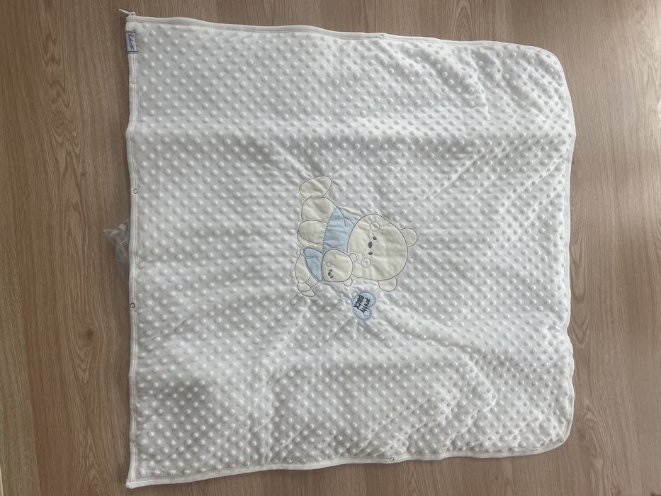 Vand paturica noua botez