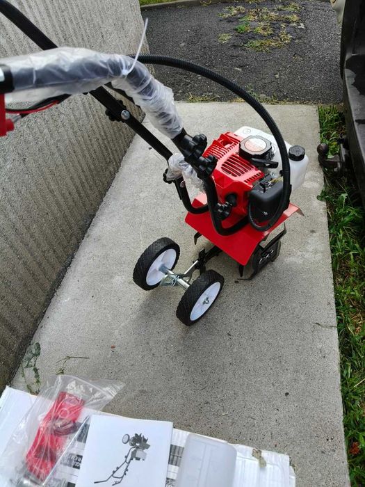 Motosapa freza pe benzina Campion cu roti,gradini,solarii,spatii inguste
