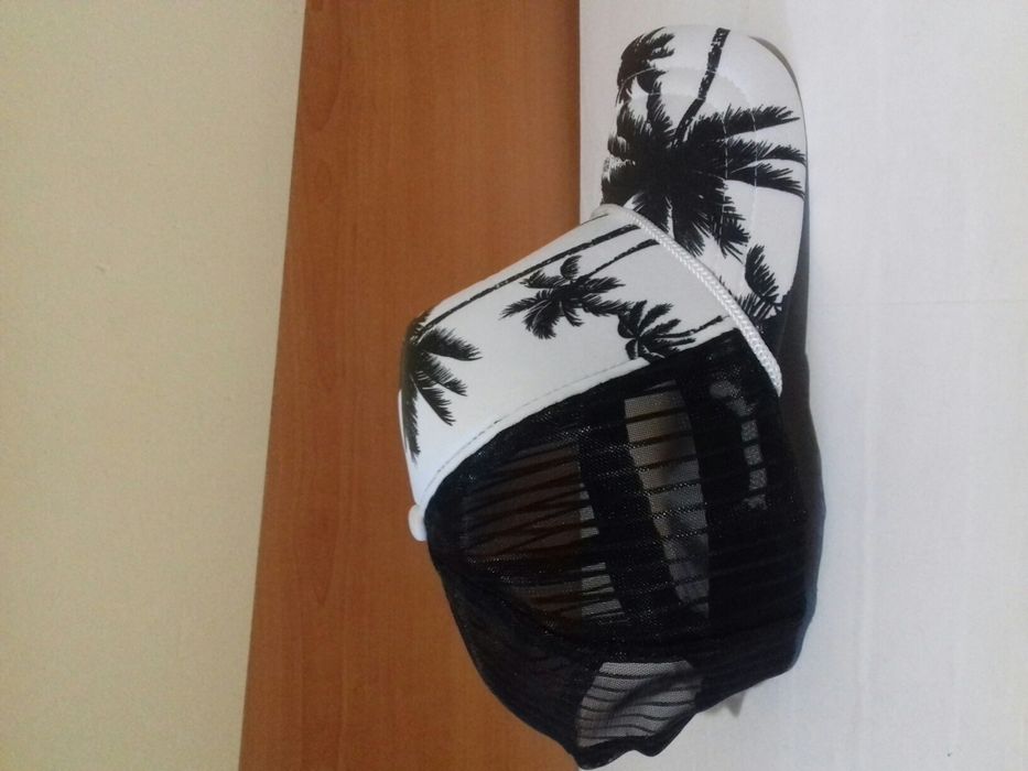 Шапка с мрежичка