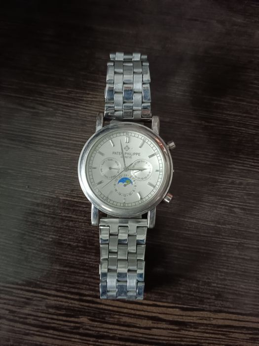 Продам часы наручные