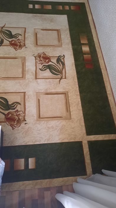 Продам шерстянной ковёр