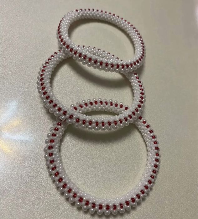 Ръчно плетени гривнички