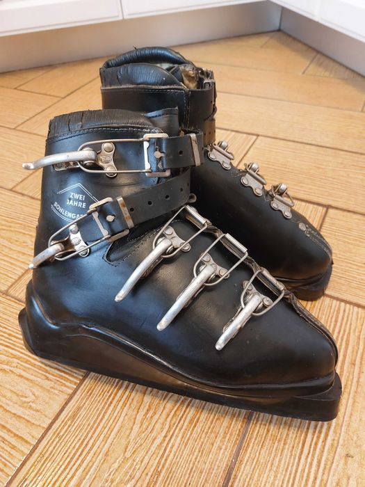 Clapari piele naturala, potriviti pt marime 38-38,5.