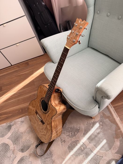 Chitară acustică-electrică Dean EQA GN Exotica, impecabilă