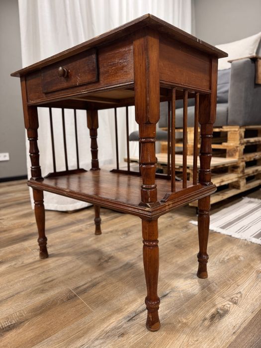 Продам винтажную деревянную этажерку / приставной столик.