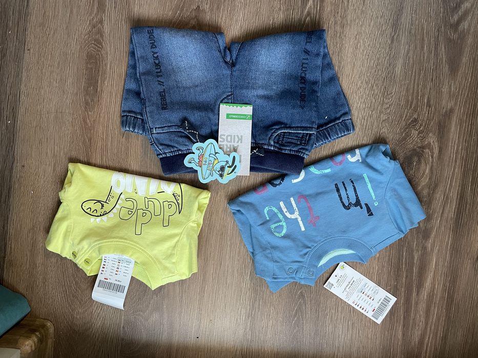 Нов комплект Cocodrillo  3 части/блузка, боди и дънки, шапки и др