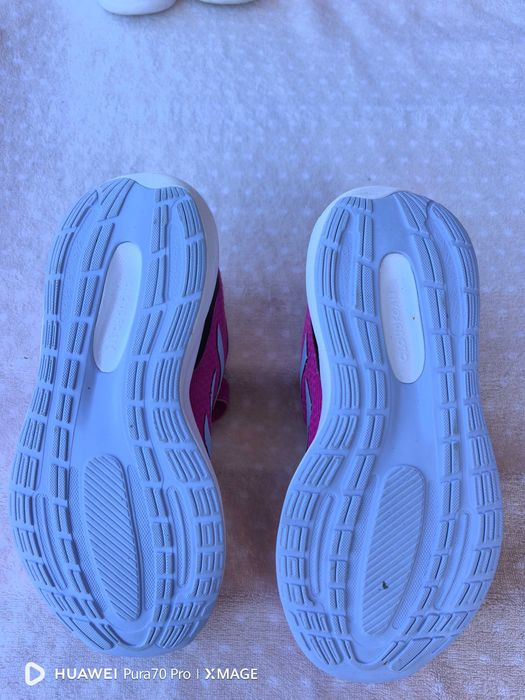 Детски маратонки Adidas за момиче.,като нови номер 32 стелка 19.5см