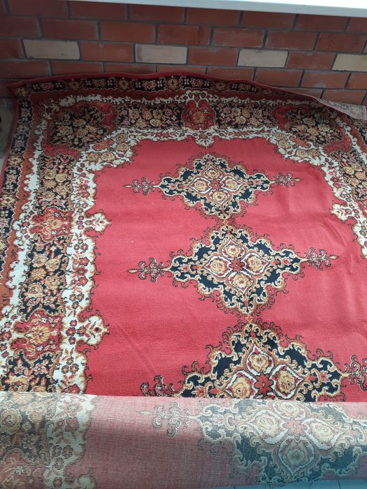 Продам ковер в хорошем состояний