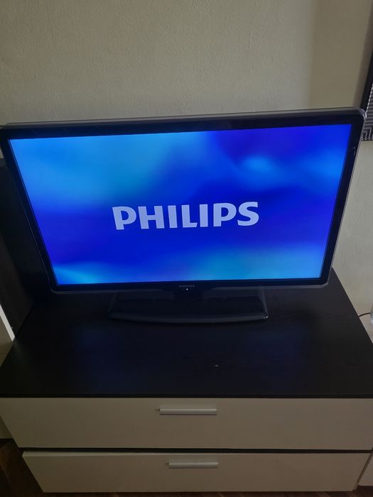 Телевизор  PHILIPS  37 инча