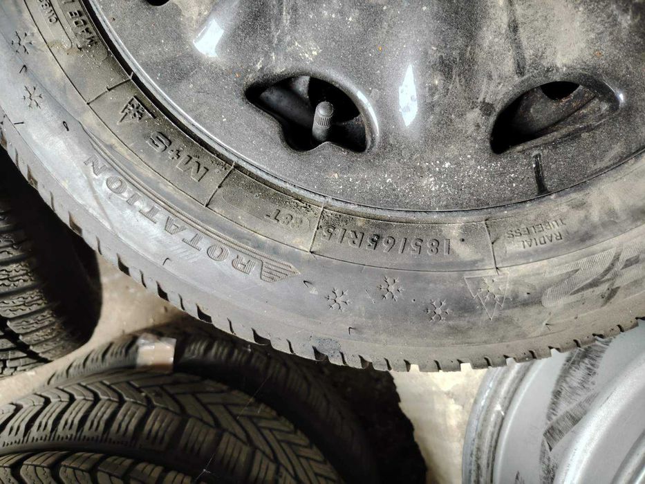 4бр.Зимни гуми 185/65/15 Dunlop Winter Response