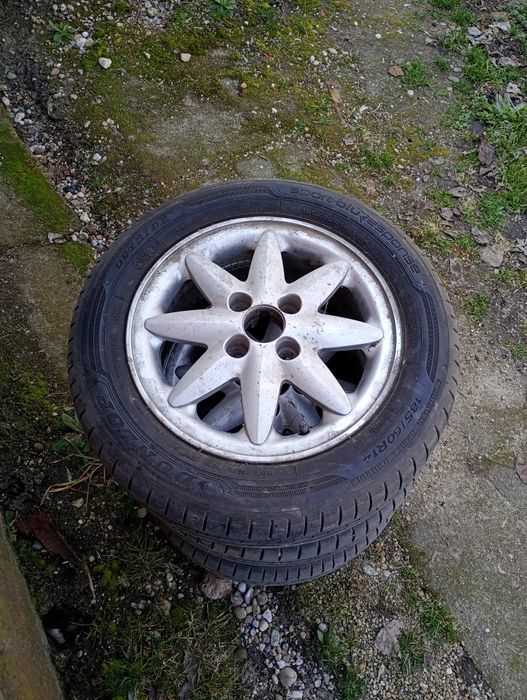 Cauciucuri de vara cu jante de aliaj 4#100  cauciucurile foarte bune.