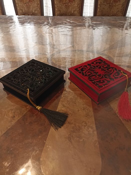 Tasbex qutichalari, tasbexlari bilan