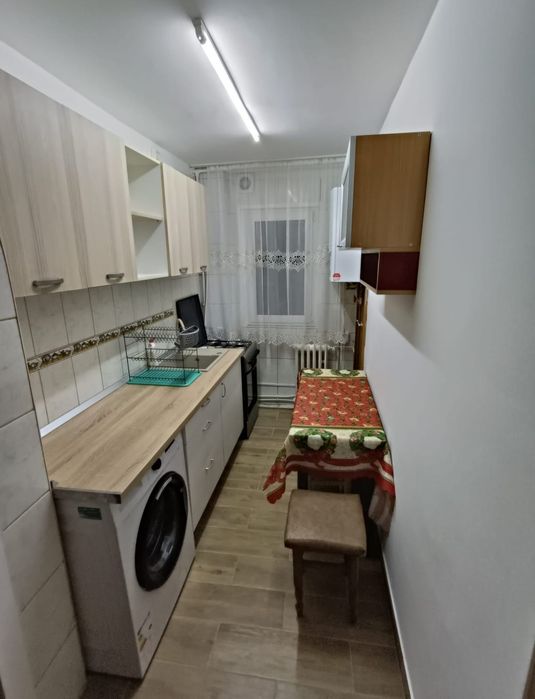 PF închiriez apartament cu 3 camere în Mănăștur