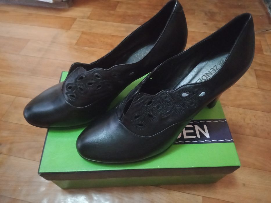 Женский кожаный туфли